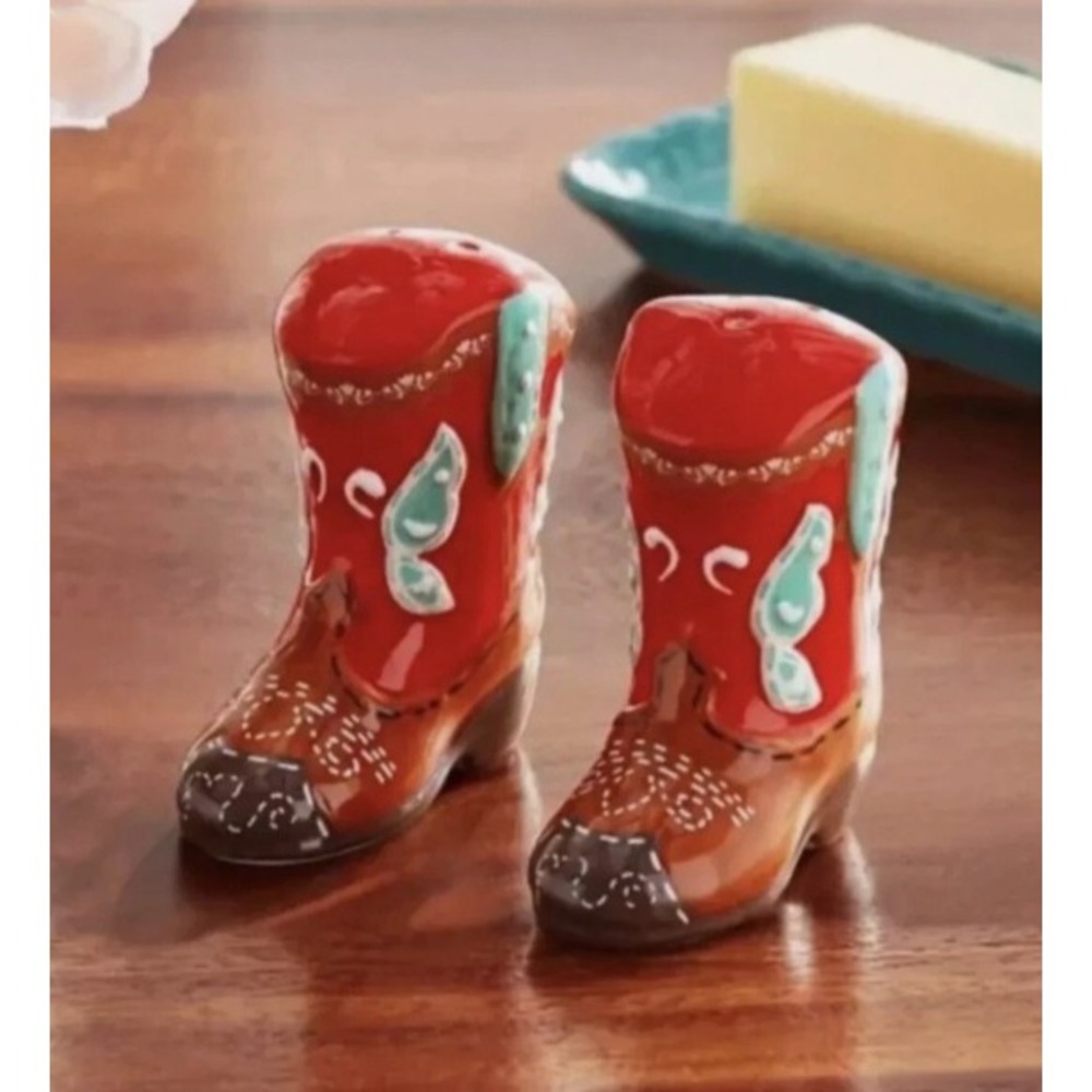 The Pioneer Woman Salt & Pepper Shaker Set Red Cowgirl Boot Ceramic NIB